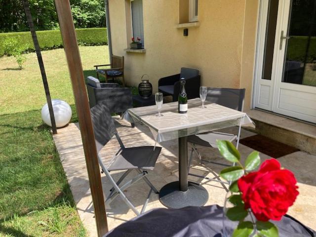 Gite Des Combes Blanches Avec Piscine Et Jacuzzi Frayssinet-le-Gélat 외부 사진
